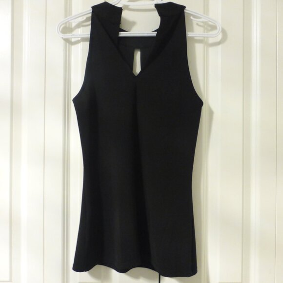 LE CHATEAU black sleeveless top with keyhole neckline and gold bead accents - Picture 6 of 11